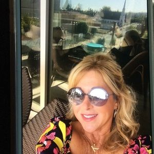 Meet your Posher, Kandi